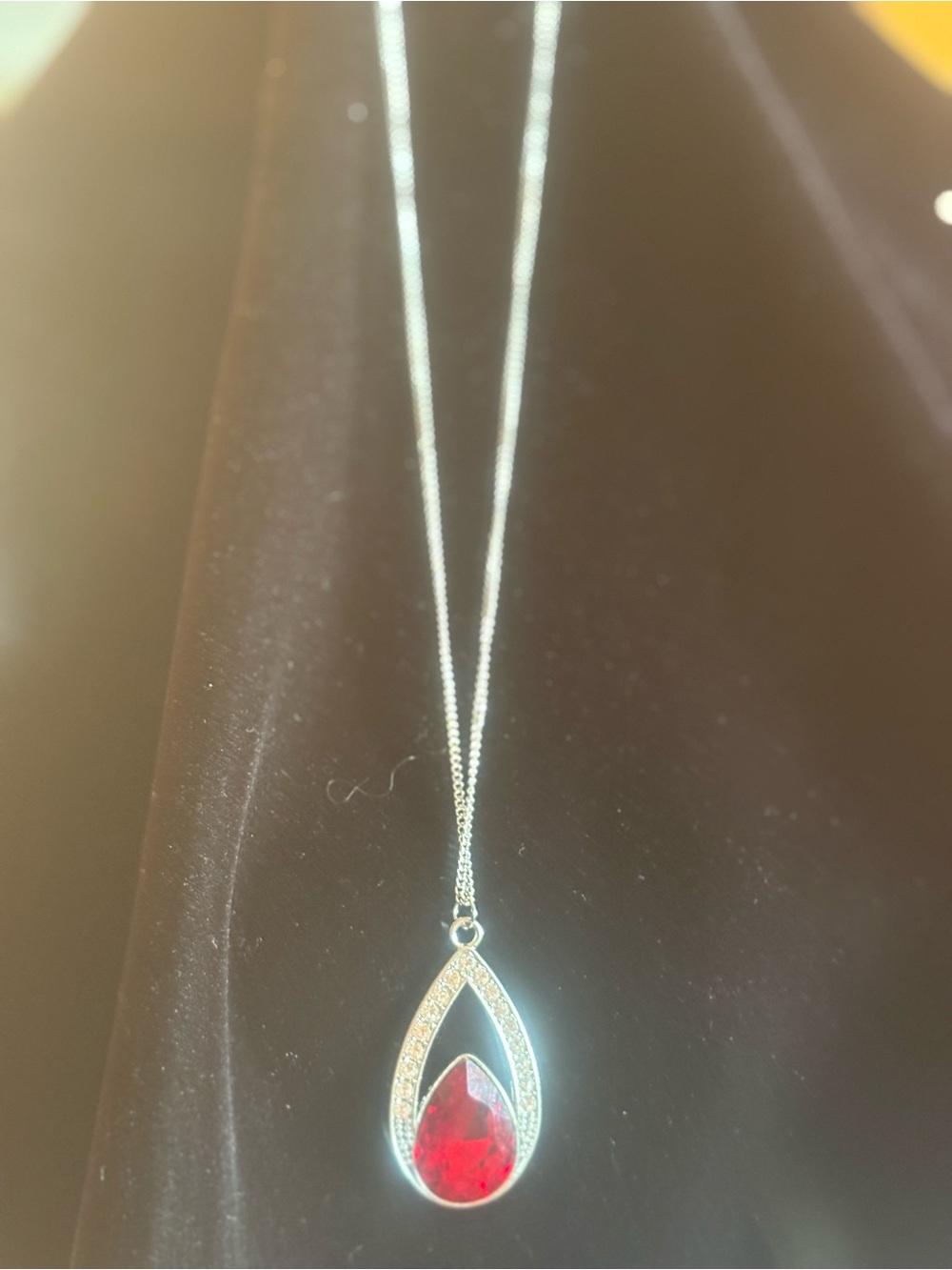Elegant Teardrop Red Pendant Necklace - Women Jewelry